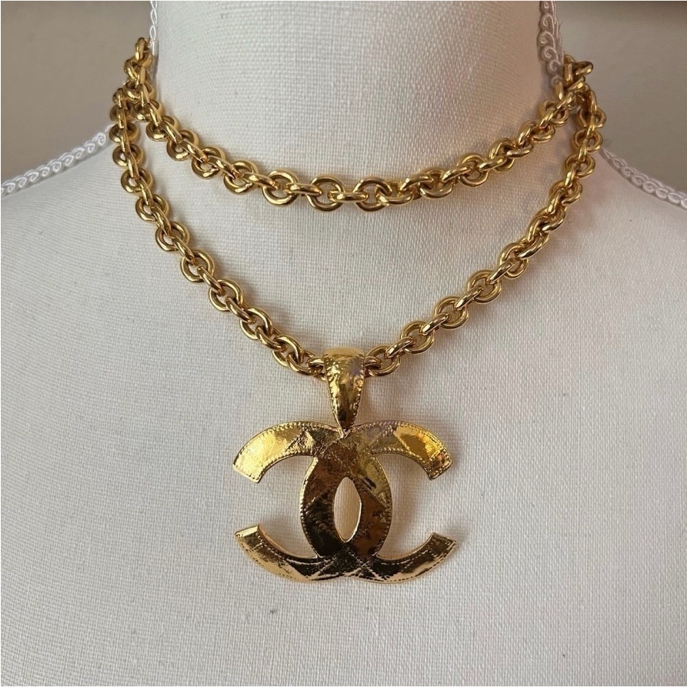 CHANEL Quilted Gold Plated Necklace with Iconic Pendant
